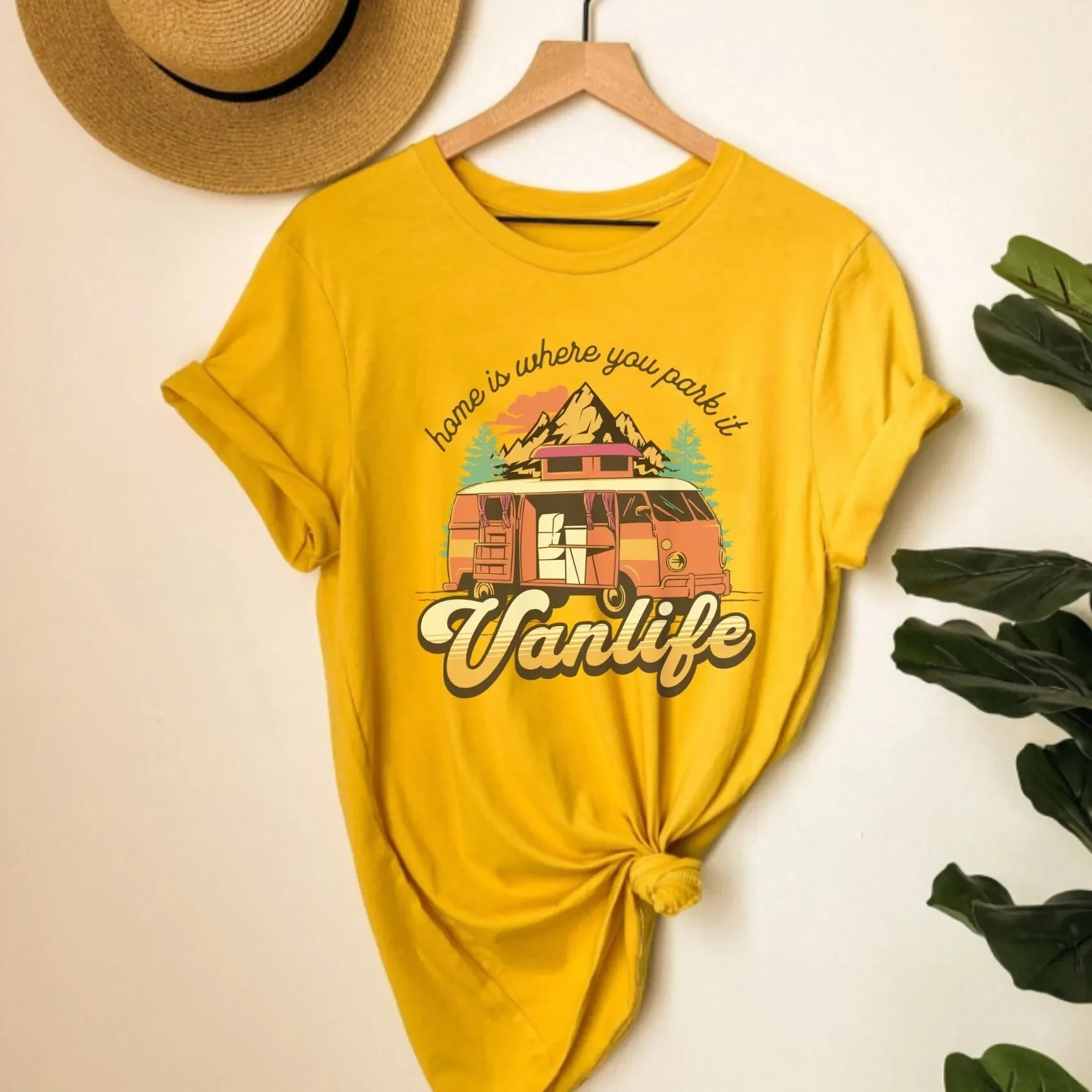 Vanlife T Shirt Van Camping Ad - Outdoor Adventure Girl avis et prix